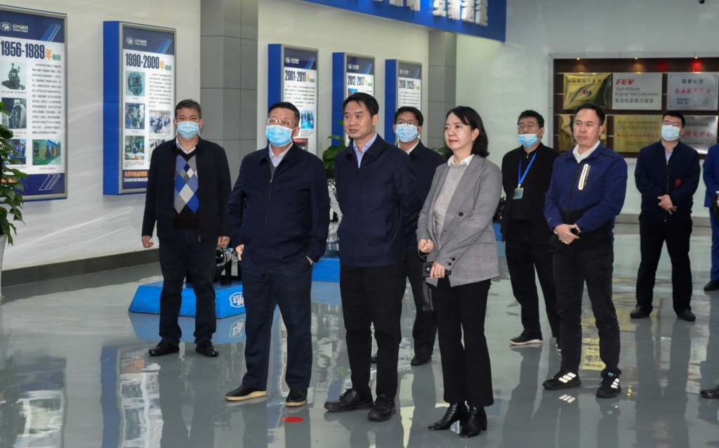 昆明市委常委杨东伟一行到云南zoty中欧动力集团有限公司开展调研